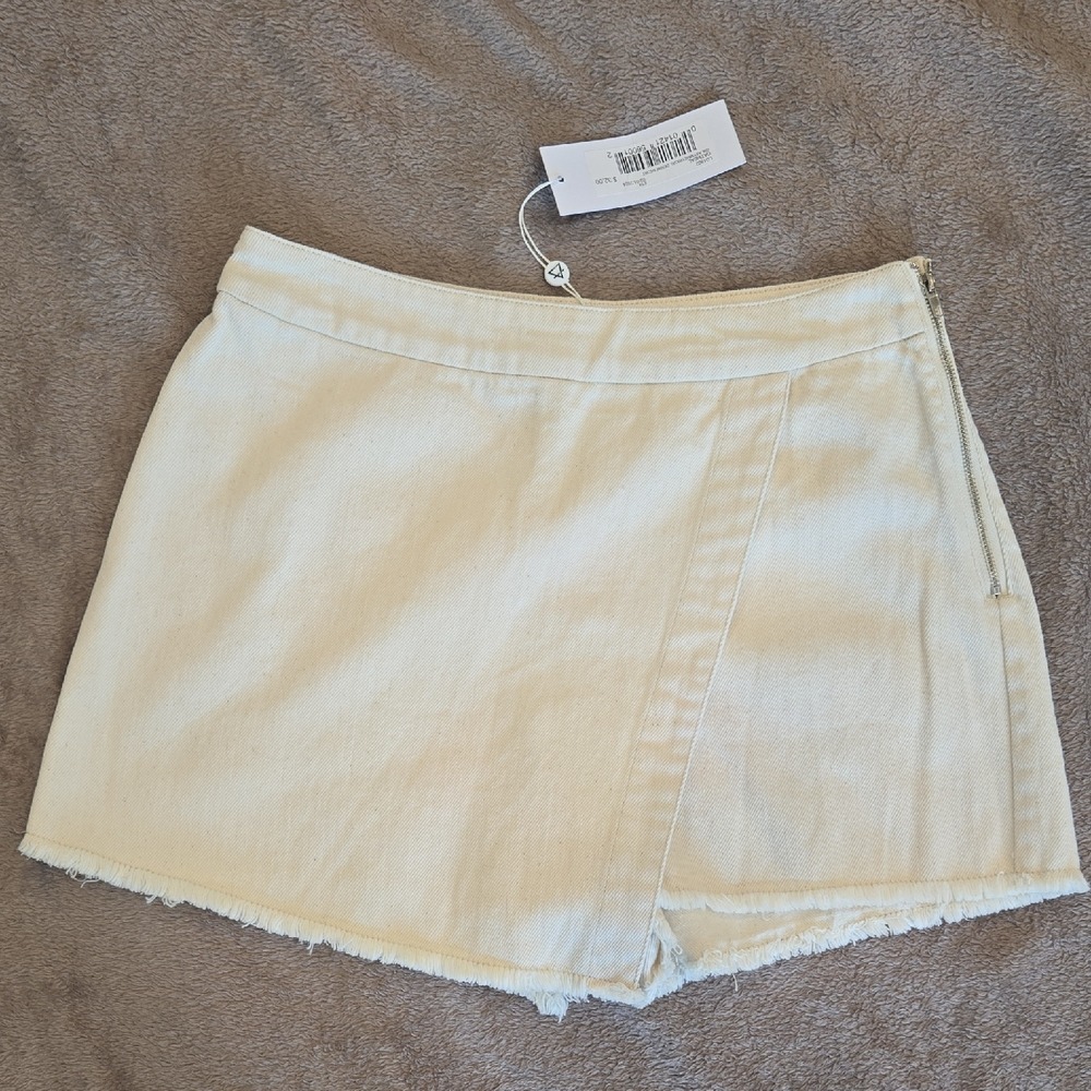 Sage The Label Gia Asymmetrical Denim Skort‎ Oatmeal Cream LG1802 Womens Small